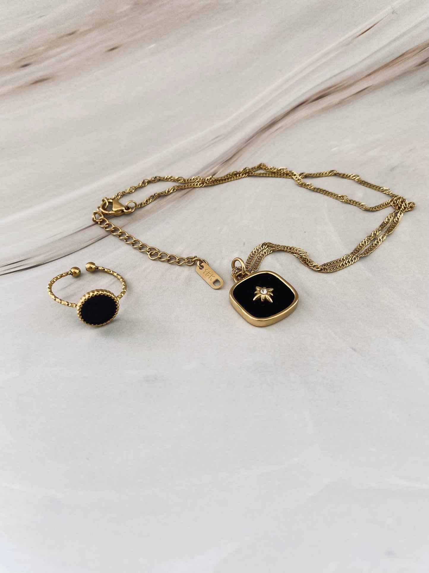 Black Shell Star Gold Necklace