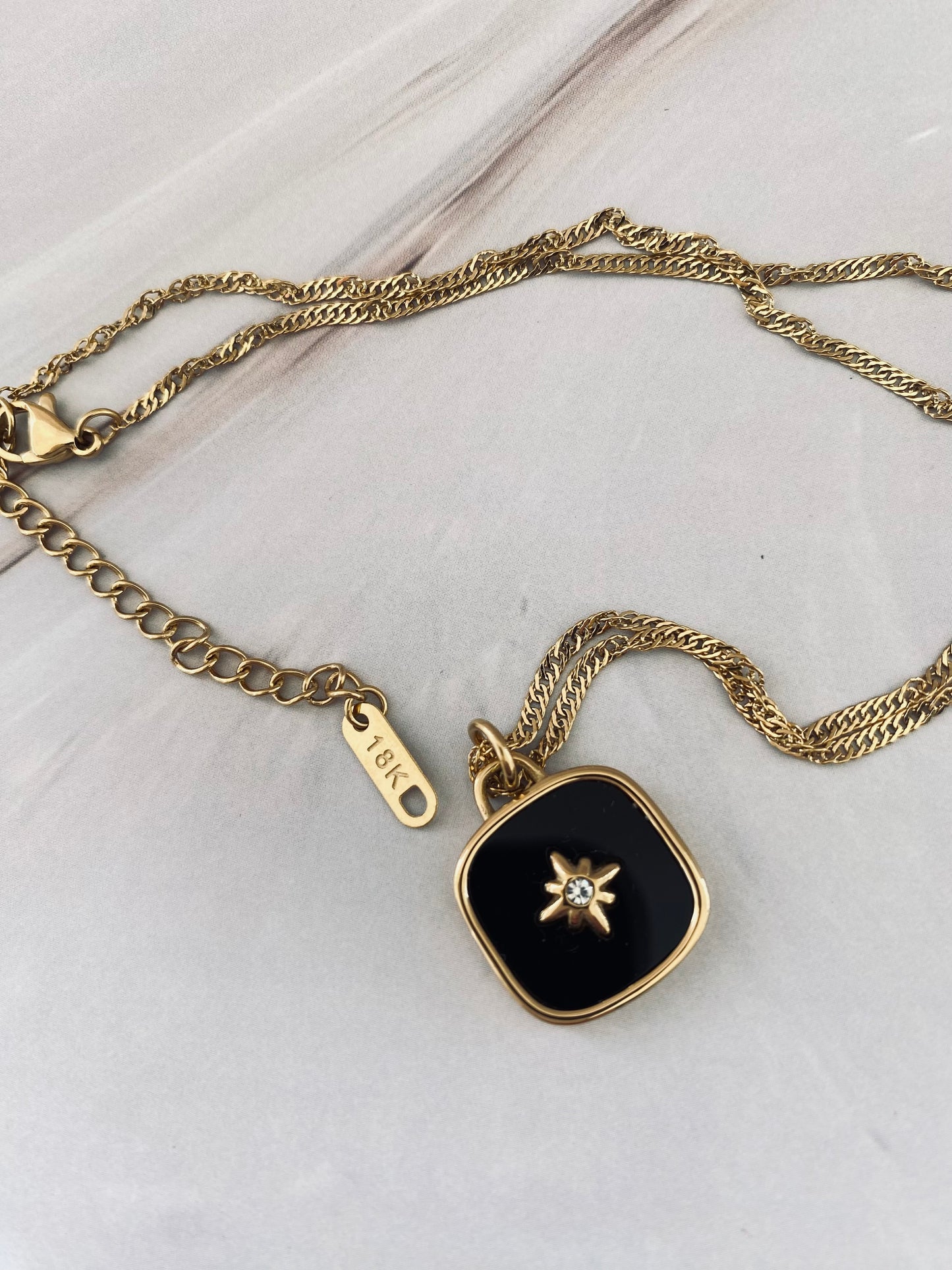 Black Shell Star Gold Necklace