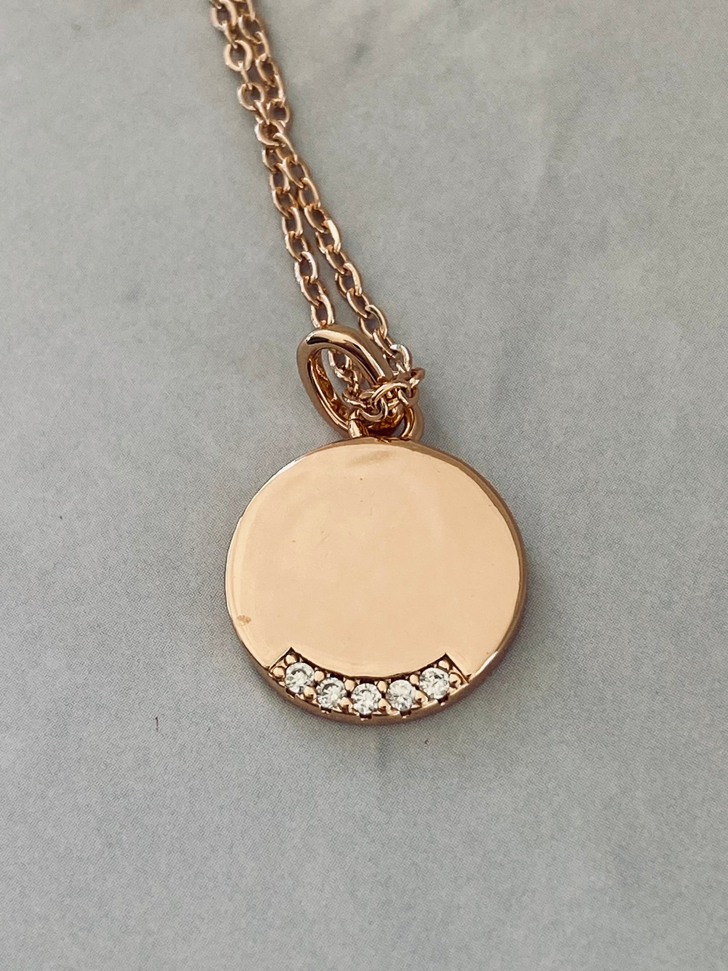 Londen Rose Gold Necklace with Coin Pendant