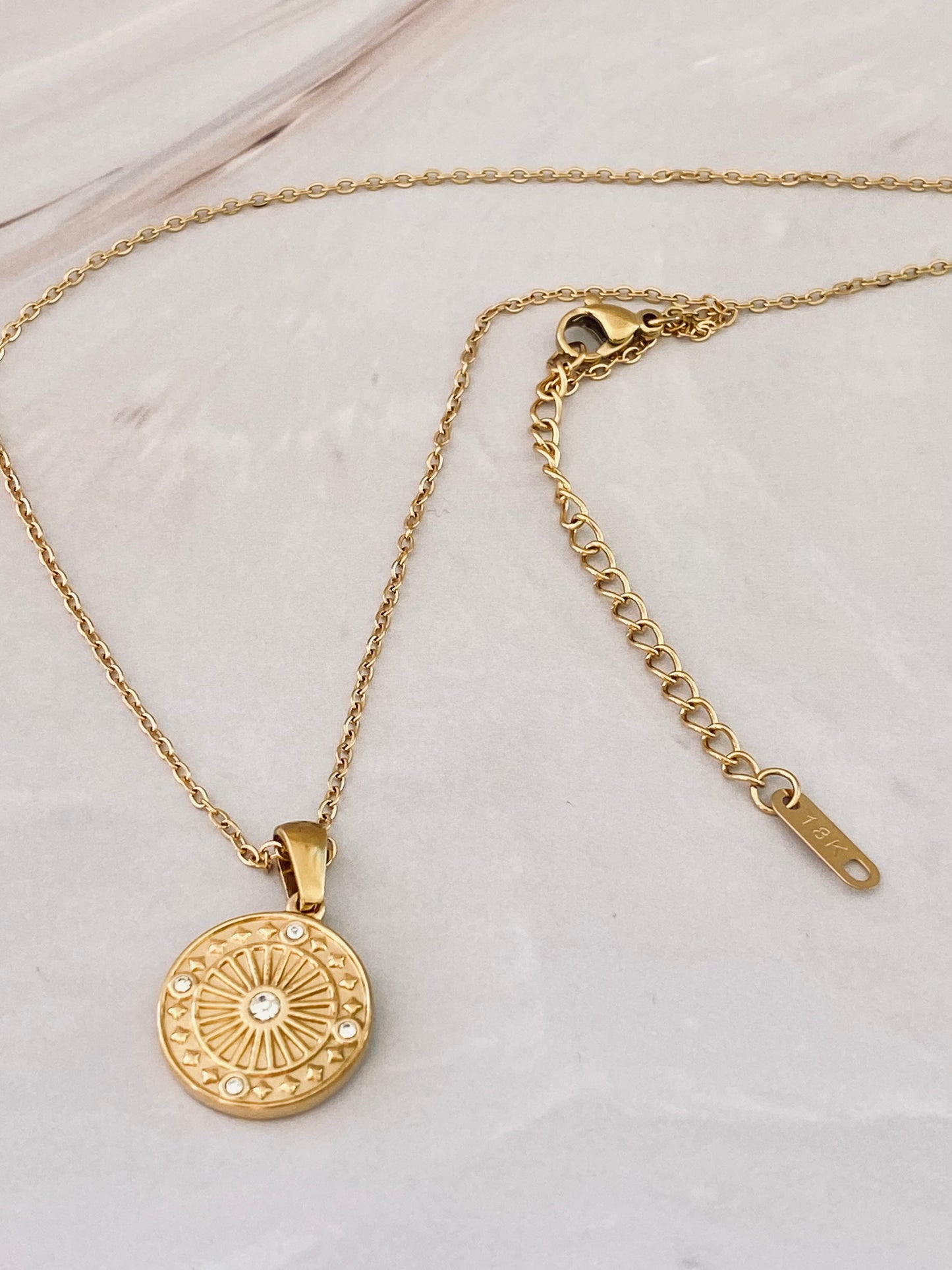 Tres Gold Necklace with Coin Pendant