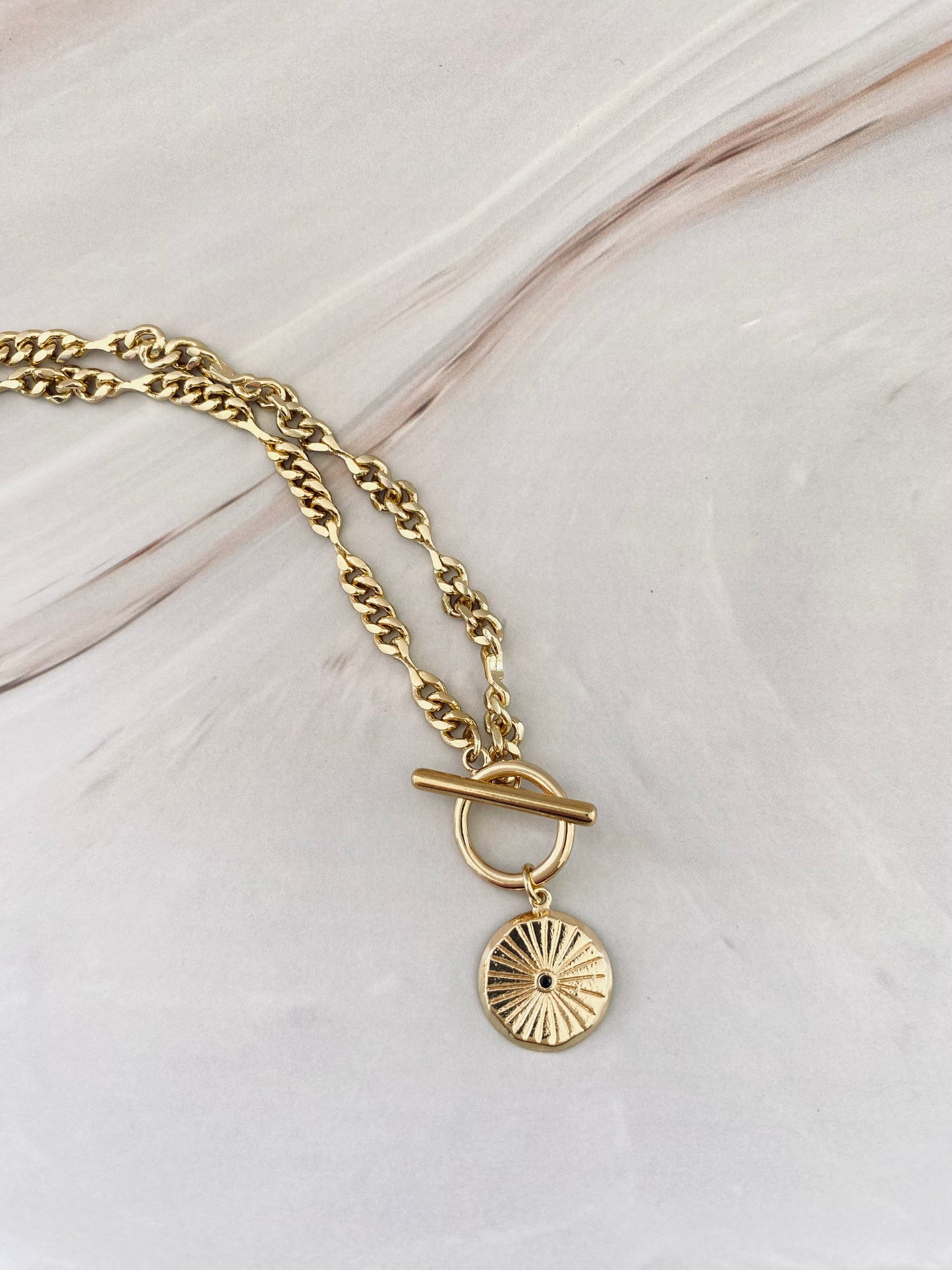 Nateo O Clasp Gold Choker Necklace with Coin Pendant
