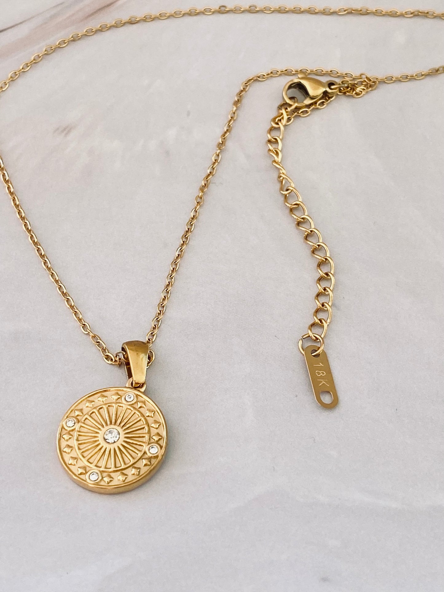 Tres Gold Necklace with Coin Pendant