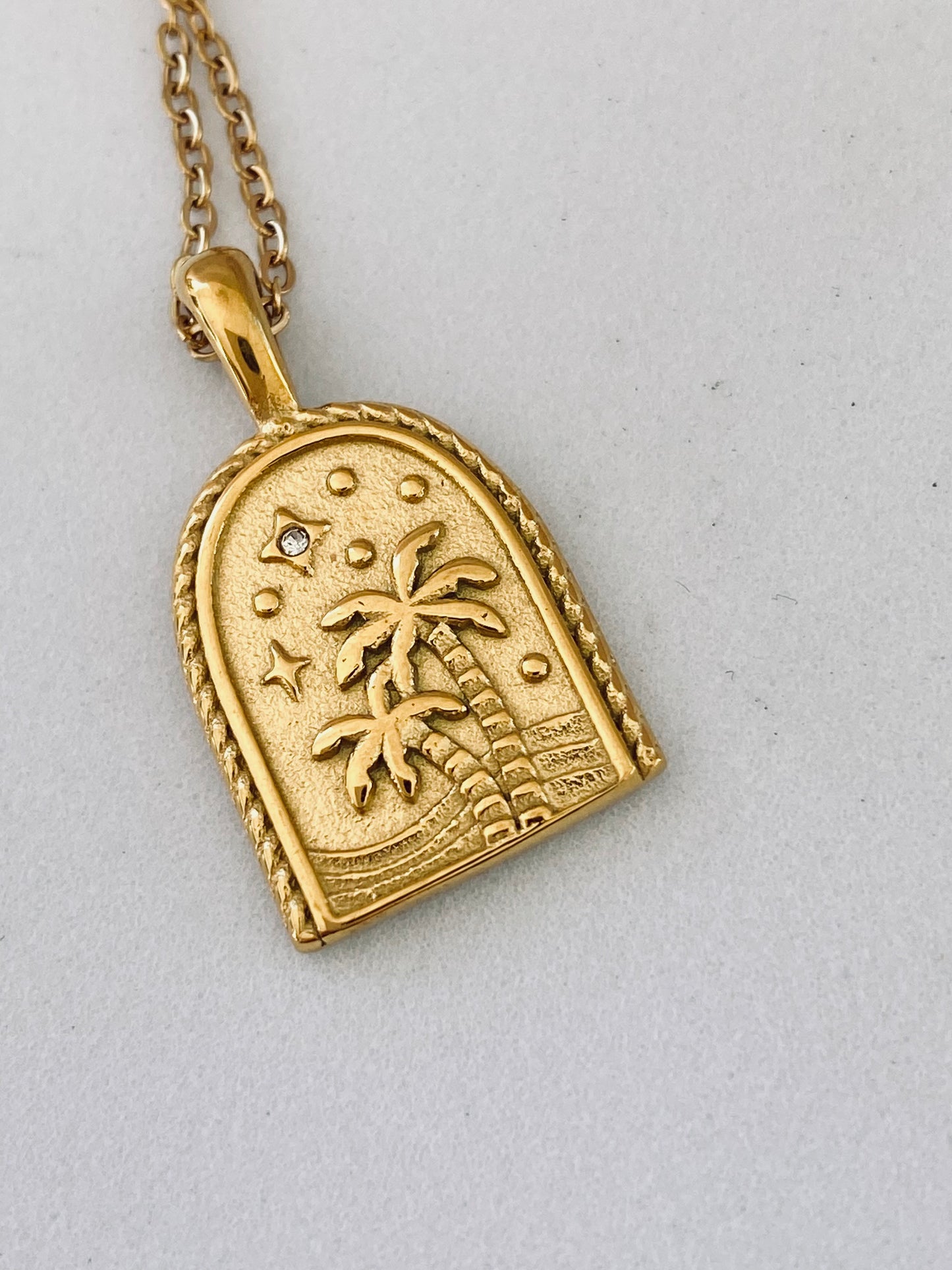 Arch of Tropic Gold Necklace