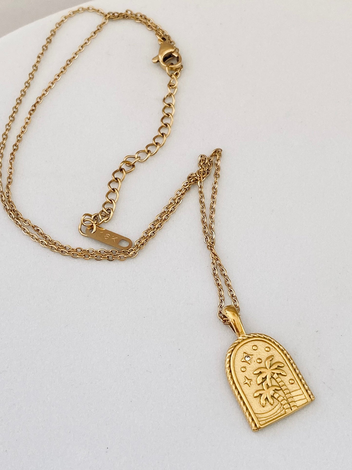 Arch of Tropic Gold Necklace
