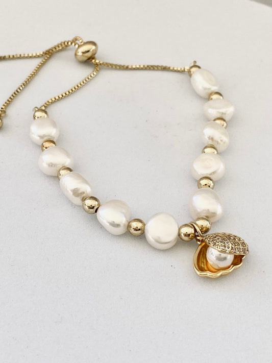 Mersai Pearl Bracelet with Gold Chain