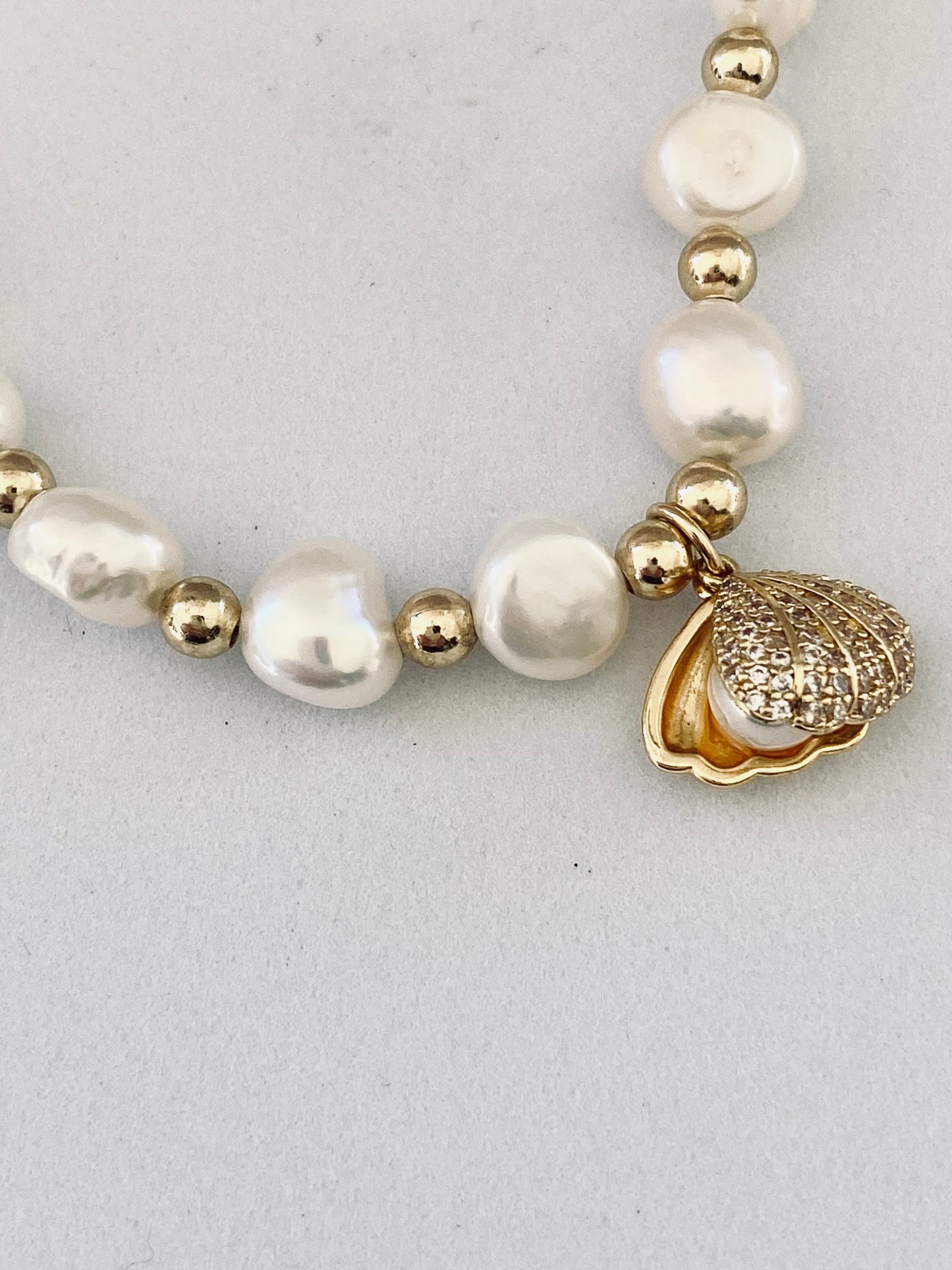 Mersai Pearl Bracelet with Gold Chain