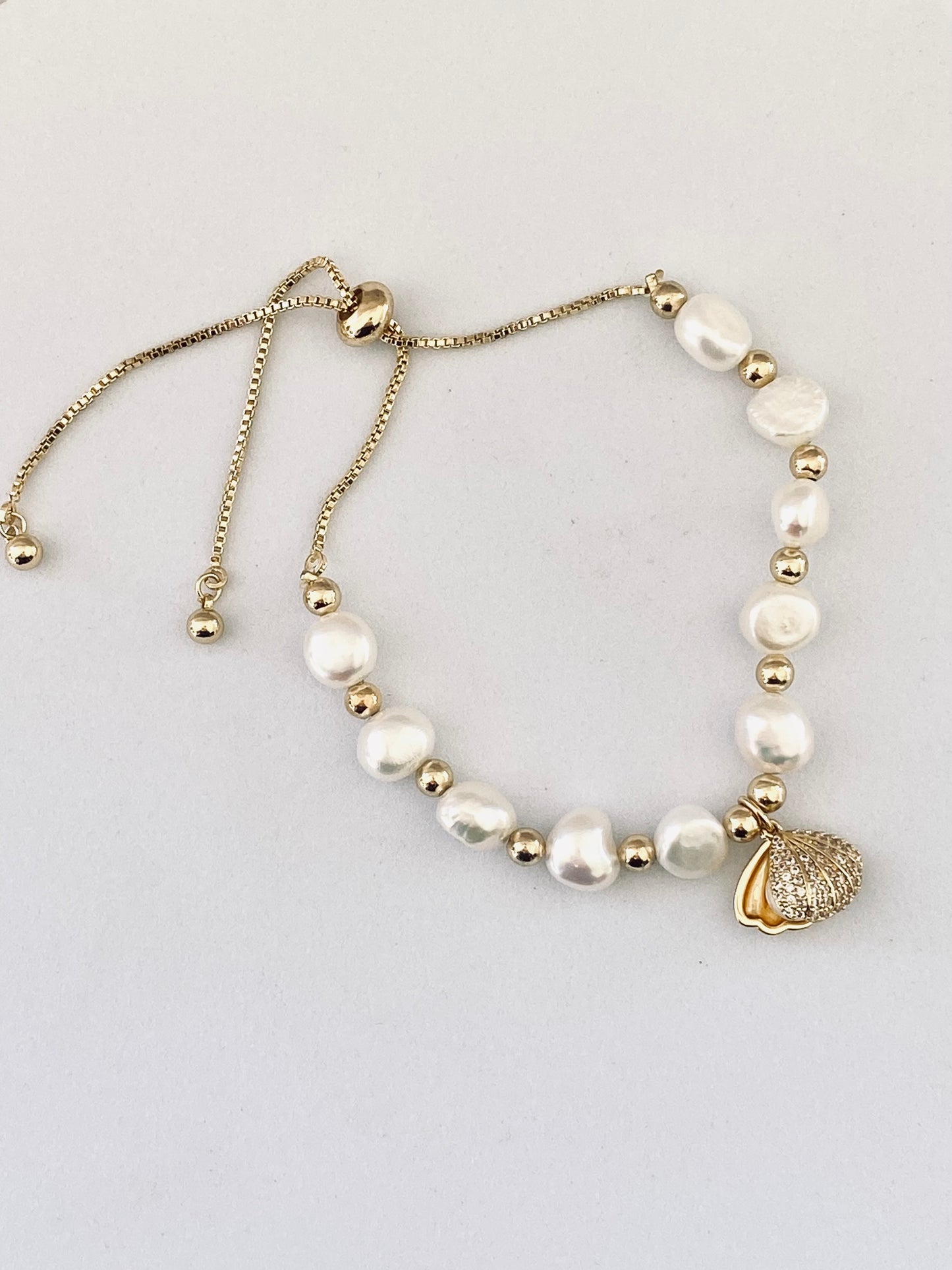 Mersai Pearl Bracelet with Gold Chain