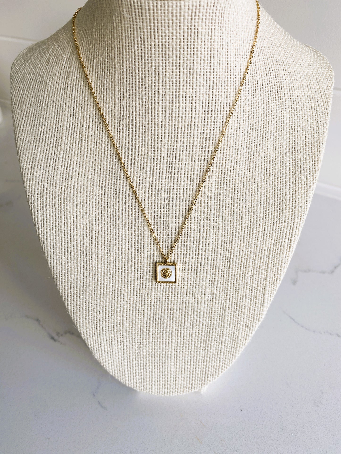 Sian Square Shell Necklace